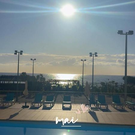 Studio 4 Personnes Bord De Mer Avec Piscine Wifi Червйоне Екстер'єр фото