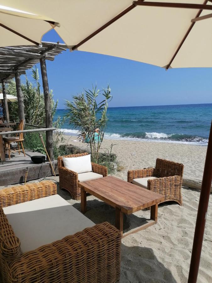 Studio 4 Personnes Bord De Mer Avec Piscine Wifi Червйоне Екстер'єр фото