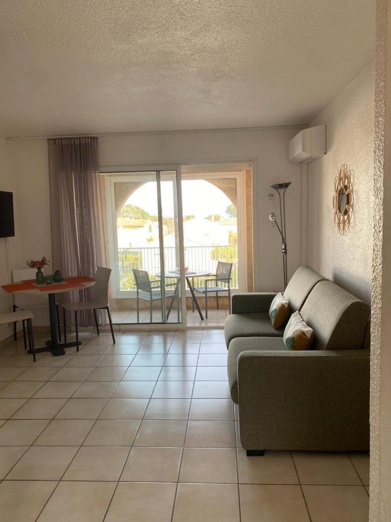 Studio 4 Personnes Bord De Mer Avec Piscine Wifi Червйоне Екстер'єр фото